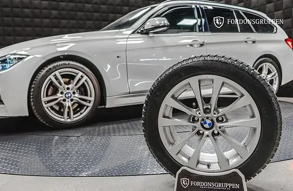 BMW 330I 2018 photo 2