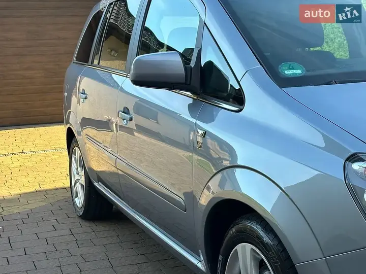 Opel Zafira 2010 photo 5