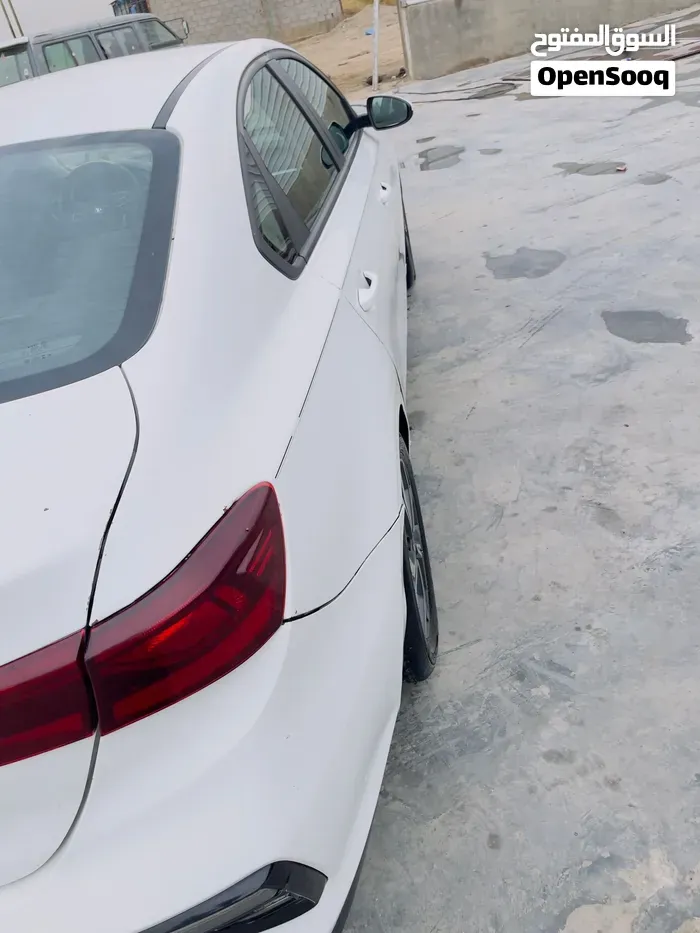 Kia Forte 2021 photo 2
