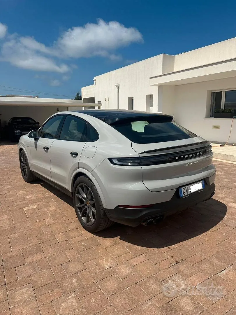 Porsche Cayenne 2024 photo 2