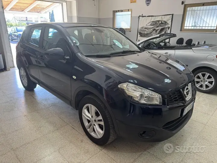 Nissan Qashqai 2012 photo 2