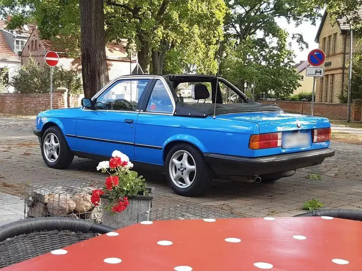 BMW 320I