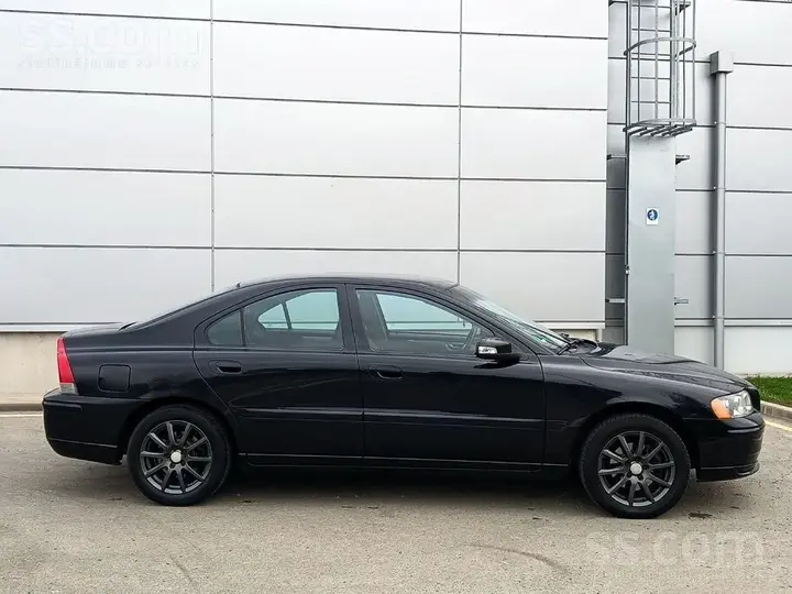 Volvo S60 2009 photo 2