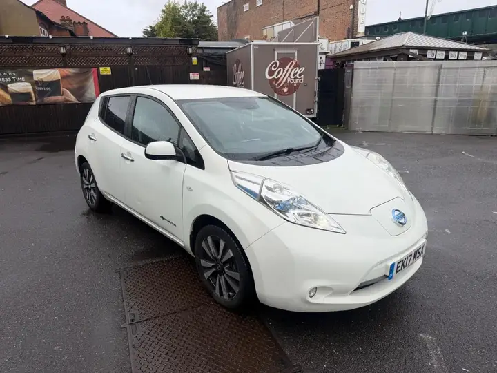 Nissan Leaf 2017 photo 2