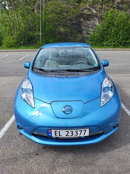 Nissan Leaf 2011 photo 2