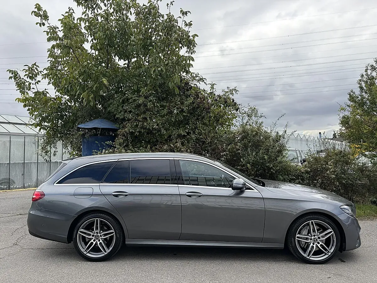 Mercedes-Benz E-Class 2017 photo 2