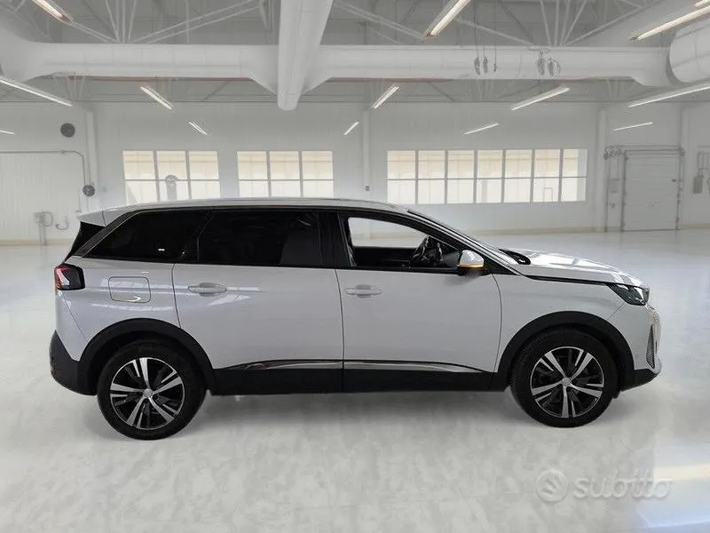 Peugeot 5008 2021 photo 3