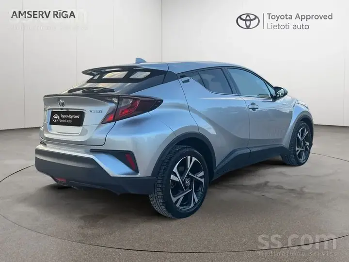 Toyota C-Hr 2023 photo 2