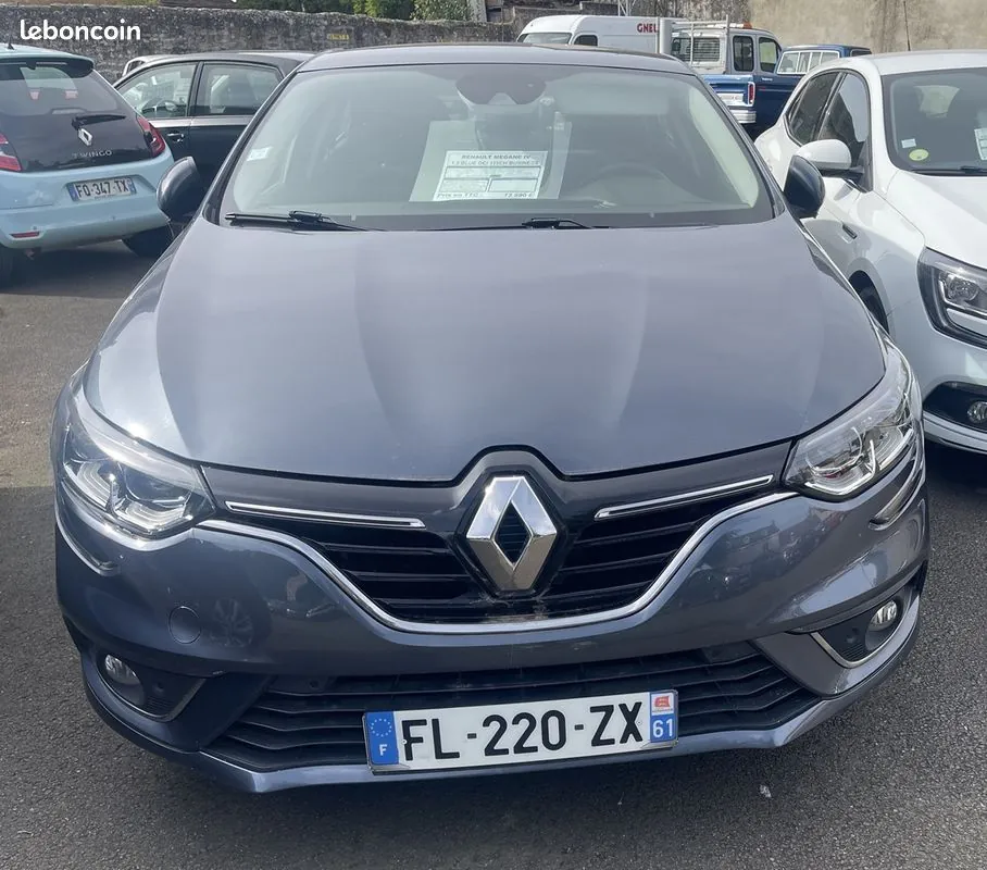 Renault Megane 2019 photo 2