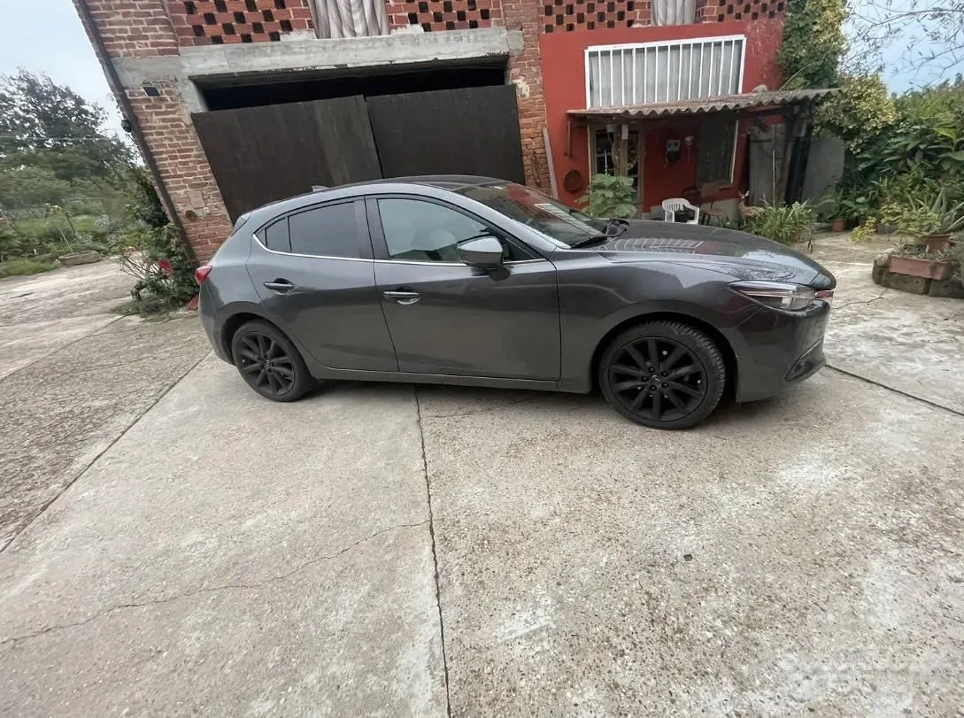 Mazda 3 2017 photo 4