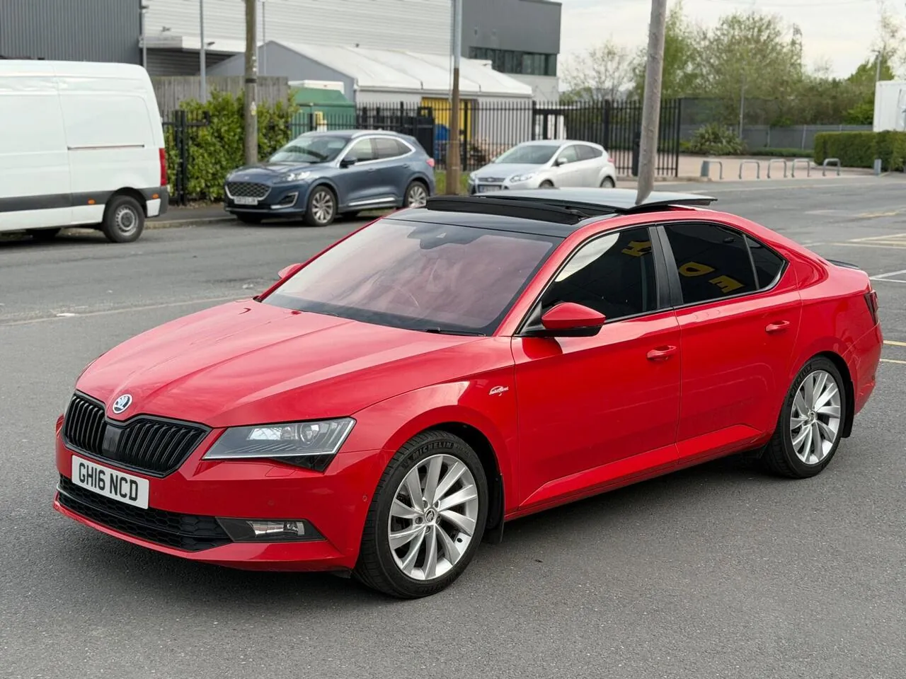 Skoda Superb 2016 photo 2
