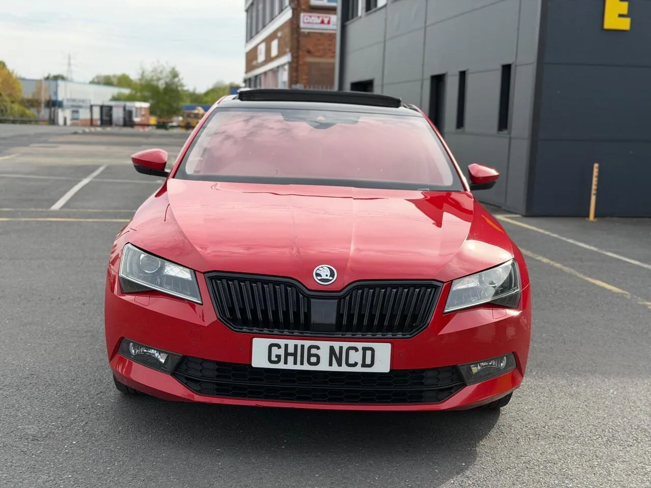 Skoda Superb 2016 photo 4