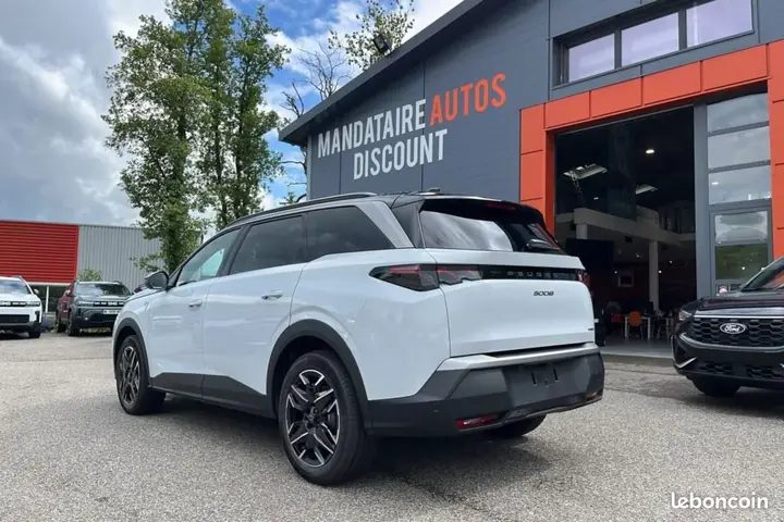 Peugeot 5008 2025 photo 2