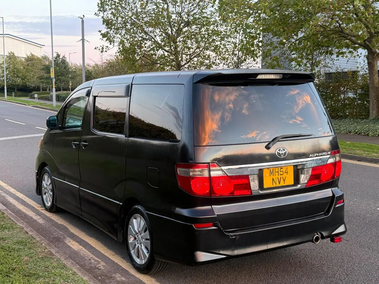 Toyota Alphard 2004 photo 4