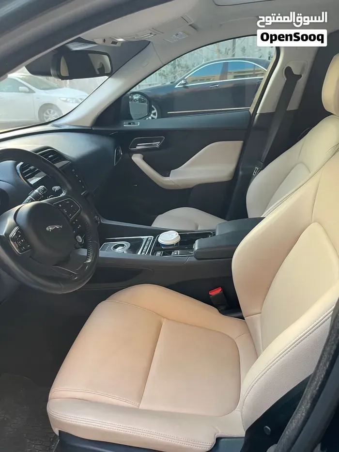 Jaguar F-Pace 2018 photo 2