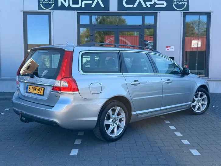 Volvo V70 2014 photo 2