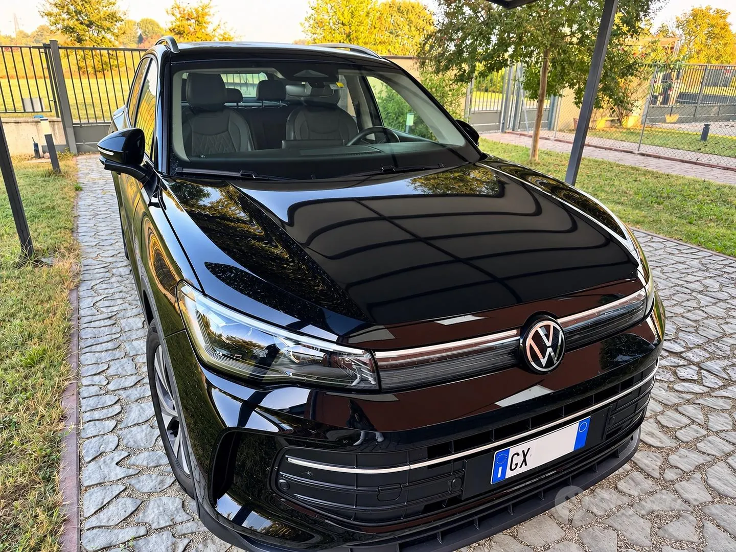 Volkswagen Tiguan 2024 photo 2