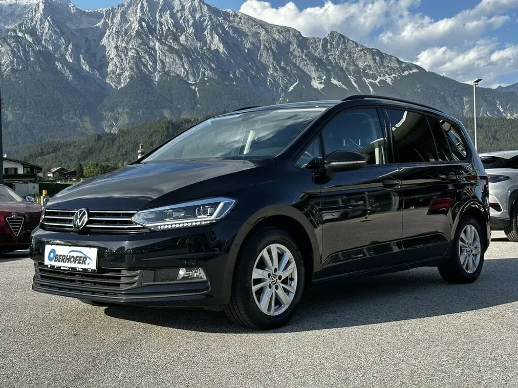 Volkswagen Touran 2021 photo 2
