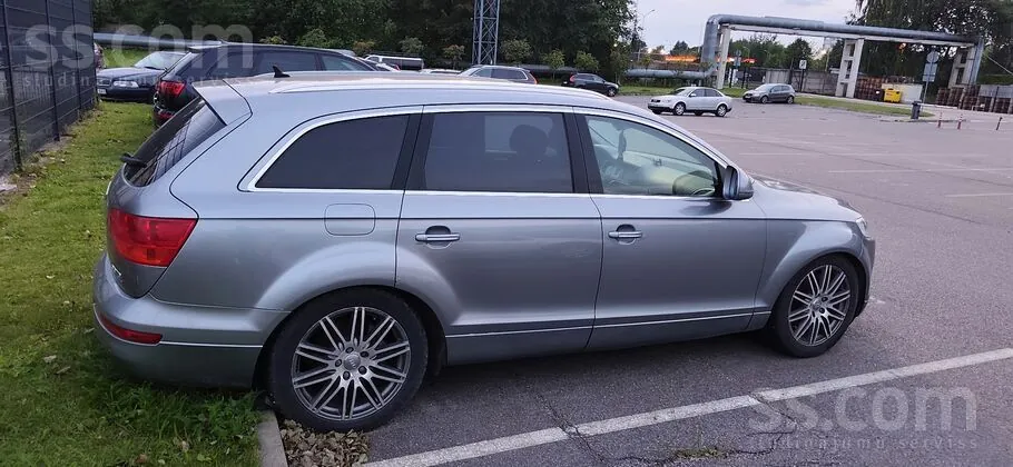 Audi Q7 2007 photo 2