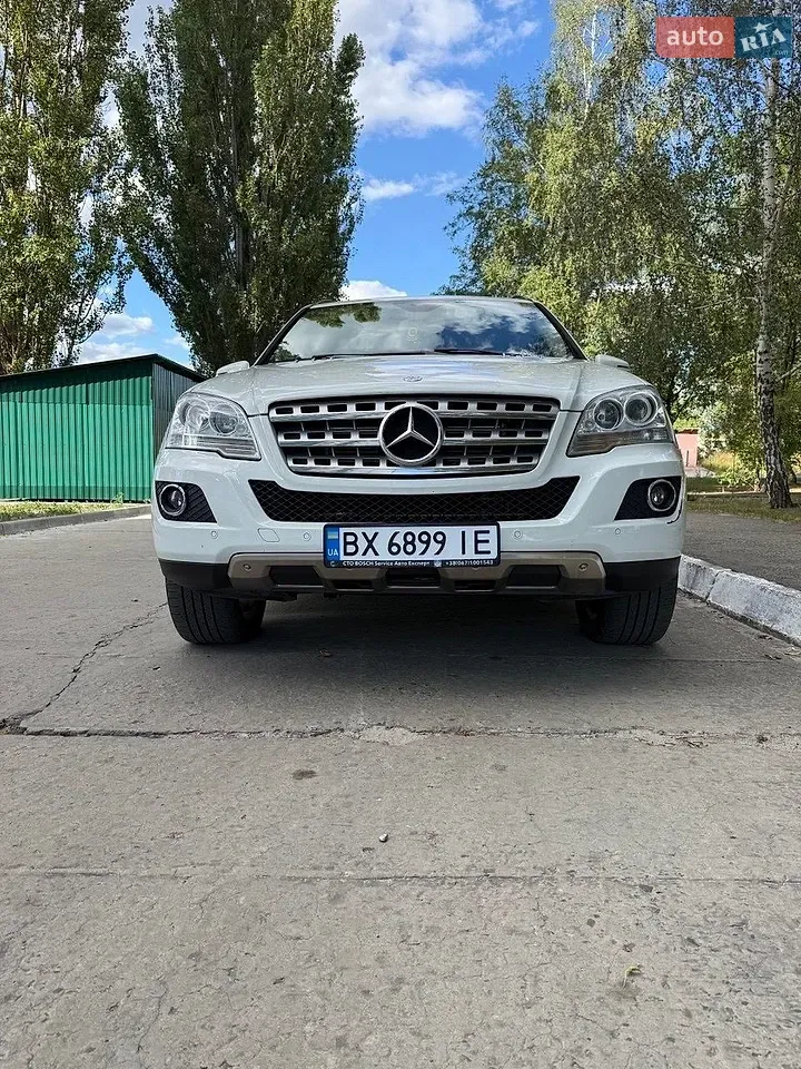 Mercedes-Benz M-Class 2011 photo 4