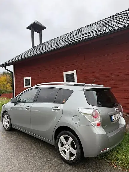 Toyota Verso 2012 photo 2