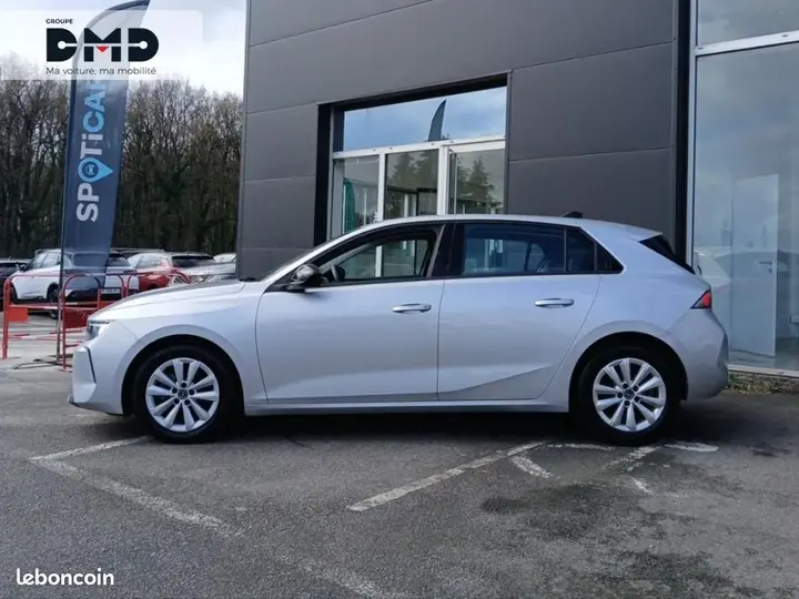 Opel Astra 2023 photo 2