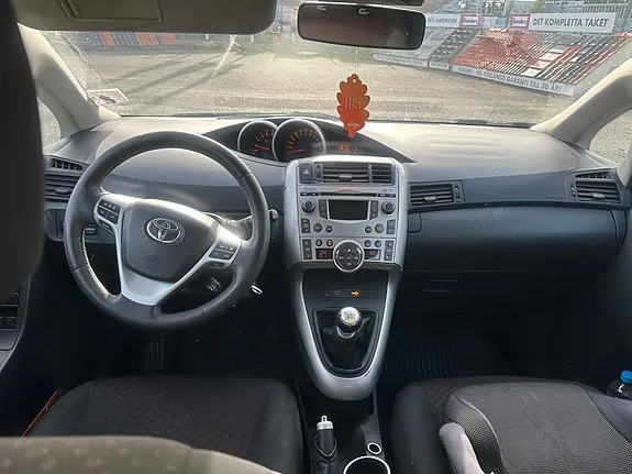 Toyota Verso 2011 photo 3