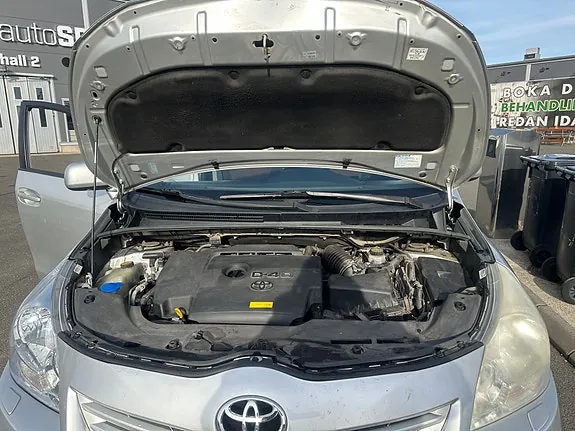 Toyota Verso 2011 photo 2
