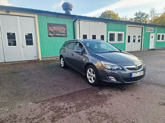 Opel Astra 2012 photo 2