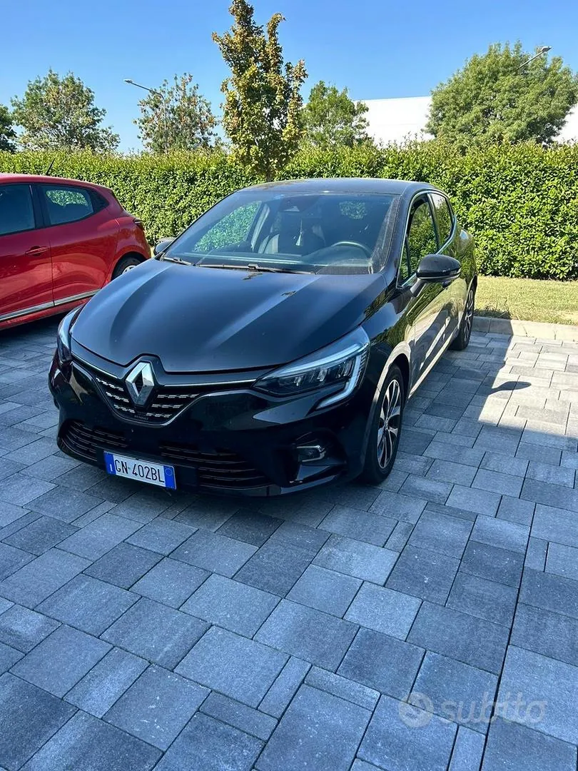 Renault Clio 2023 photo 2