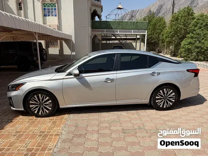 Nissan Altima 2023 photo 4
