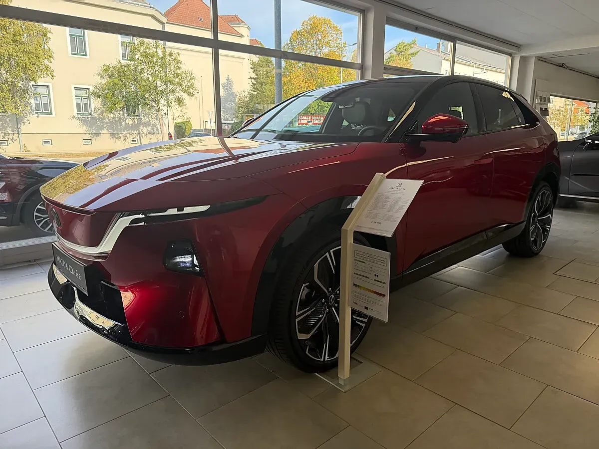 Mazda Cx-6E