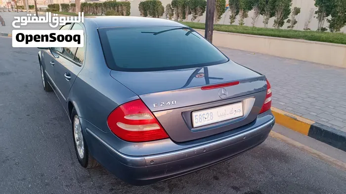 Mercedes-Benz E-Class 2004 photo 4