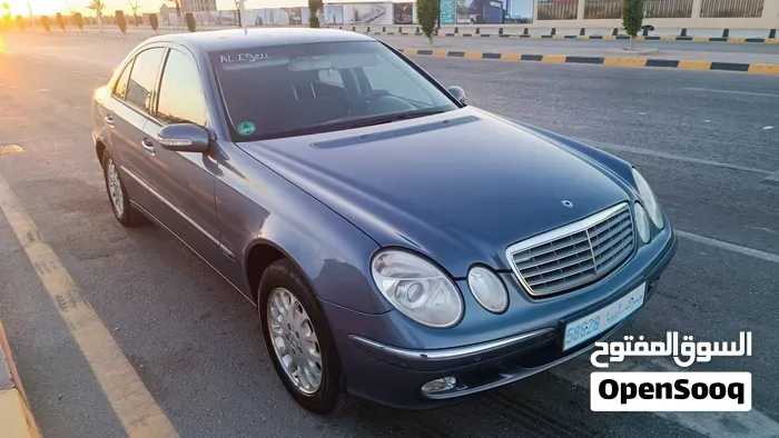 Mercedes-Benz E-Class 2004 photo 2