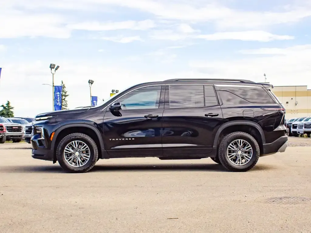 Chevrolet Traverse 2024 photo 2