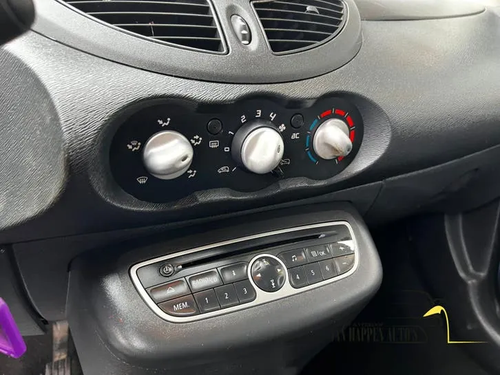 Renault Twingo 2011 photo 3