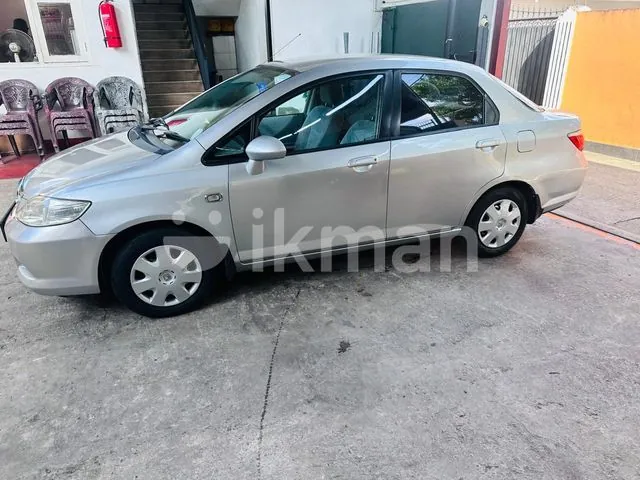 Honda Fit Aria 2007 photo 2