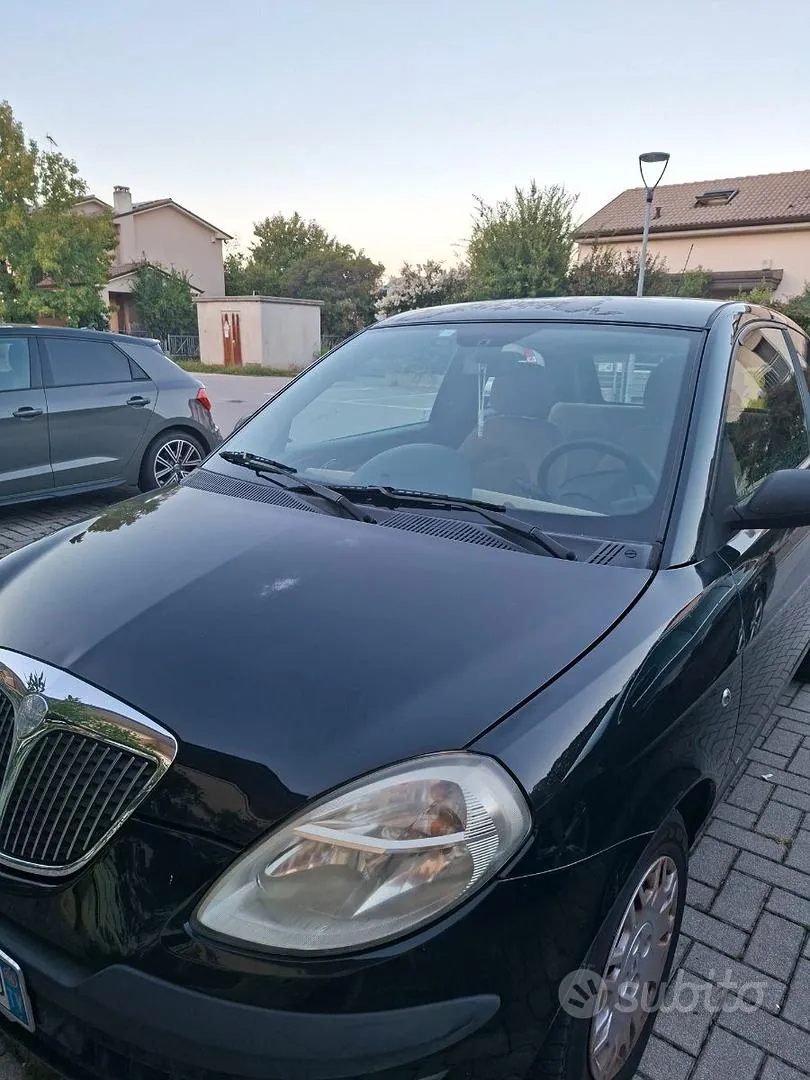 Lancia Ypsilon