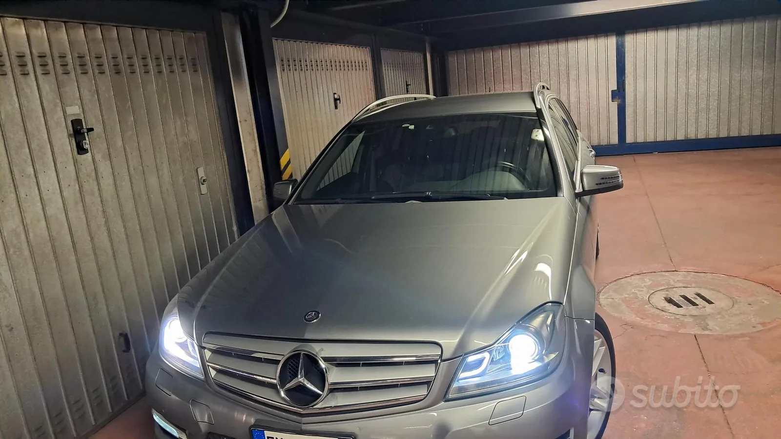 Mercedes-Benz C 200 2012 photo 2