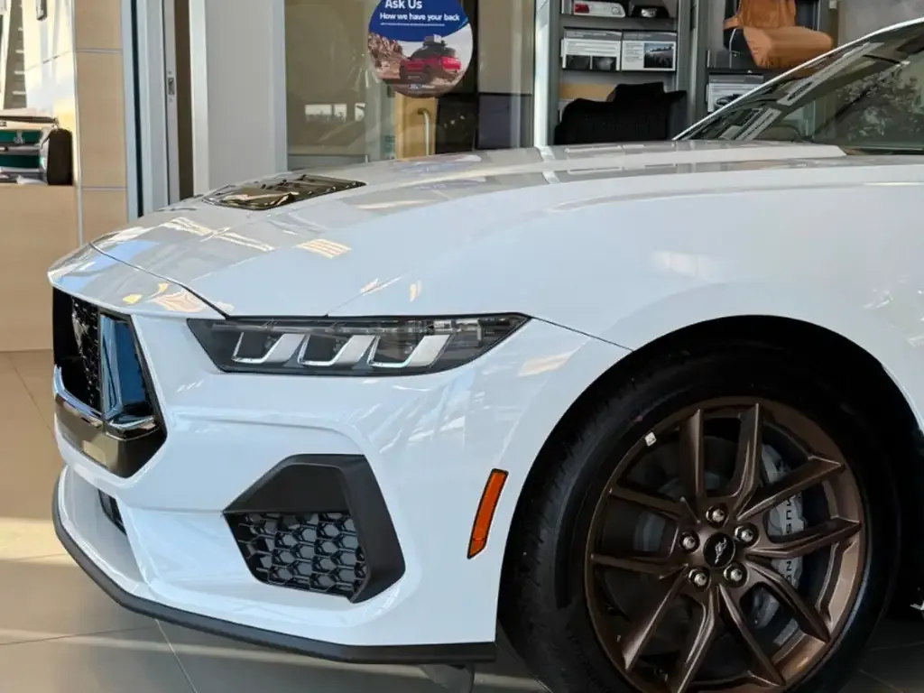 Ford Mustang 2025 photo 3