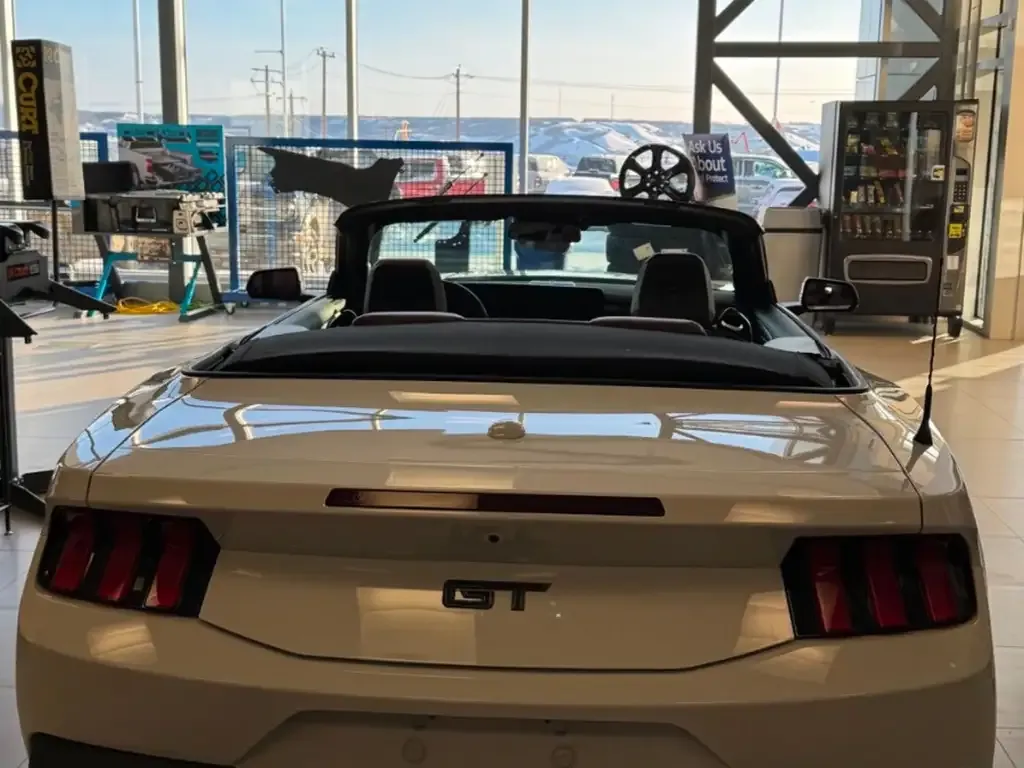 Ford Mustang 2025 photo 4