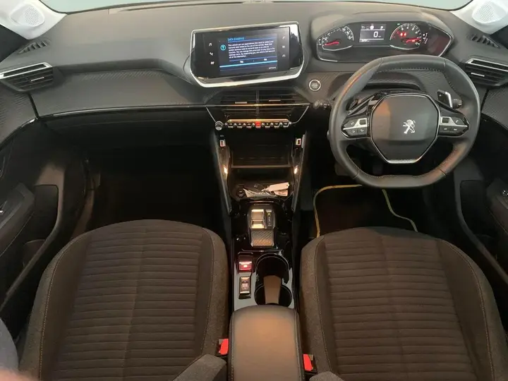 Peugeot 208 2022 photo 5