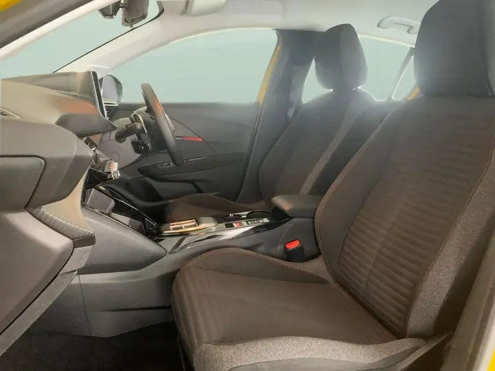 Peugeot 208 2022 photo 4