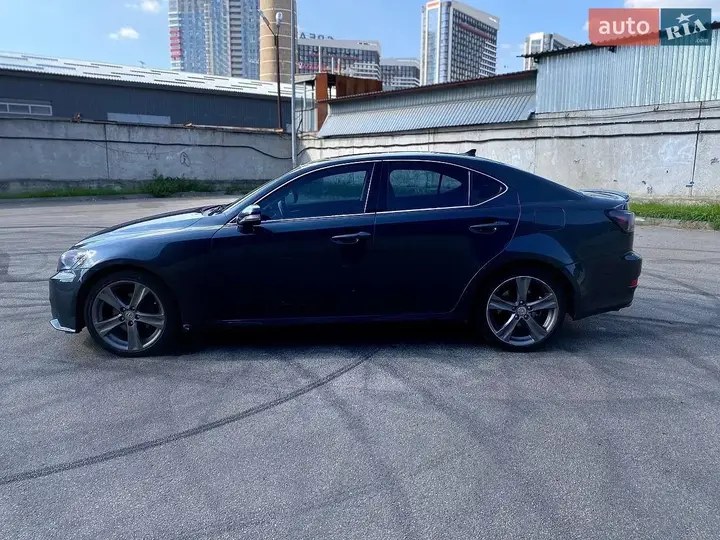 Lexus Is 2011 photo 4