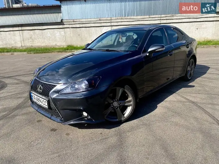 Lexus Is 2011 photo 3