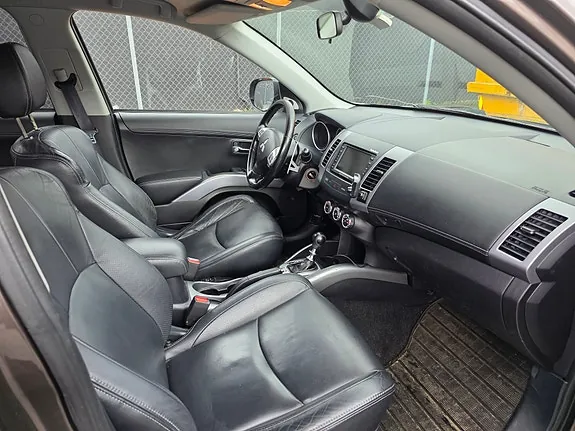 Mitsubishi Outlander 2010 photo 4