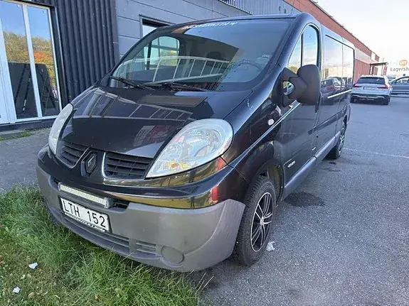 Renault Trafic 2011 photo 2