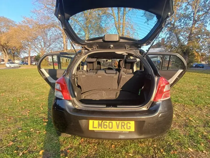 Toyota Yaris 2010 photo 5