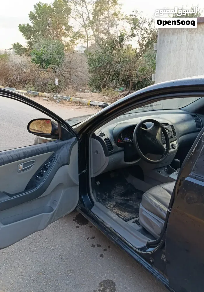 Hyundai Avante 2009 photo 2