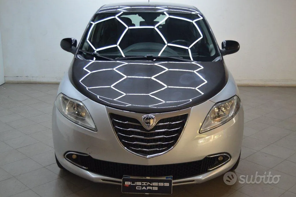 Lancia Ypsilon 2011 photo 2